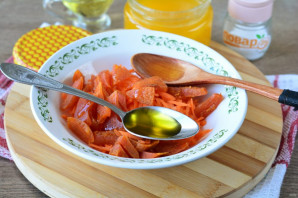 Салат из моркови и кураги - фото шаг 5