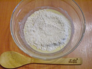 Заливное тесто на кефире - фото шаг 3