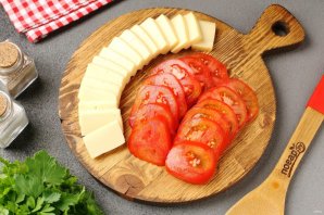 "Гармошки" из кабачков с помидорами и сыром - фото шаг 3