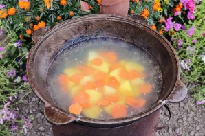 Уха из стерляди на костре - фото шаг 11