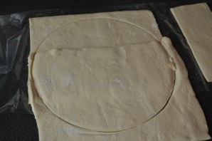 Пирог с черникой из слоеного бездрожжевого теста - фото шаг 2