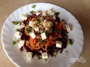 Салат из вареной свеклы и моркови - фото шаг 9