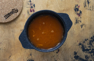 Чечевичный суп с кинзой - фото шаг 4