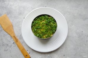 Слоеный салат "Лесная поляна" с маринованными опятами - фото шаг 7