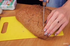 Хлеб с сыром и чесноком - фото шаг 1
