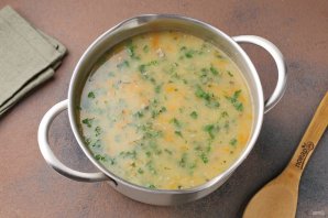 Суп из сайры с перловкой - фото шаг 7
