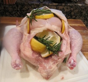 Курица, запеченная в духовке в фольге - фото шаг 2