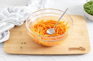 Морковь по-корейски домашняя с приправой - фото шаг 7