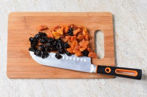 Постная пшенная каша с сухофруктами - фото шаг 7