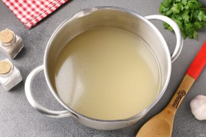 Куриный суп с сырными шариками и картофелем - фото шаг 4