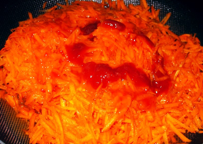 Рецепт Салат из тушеной моркови