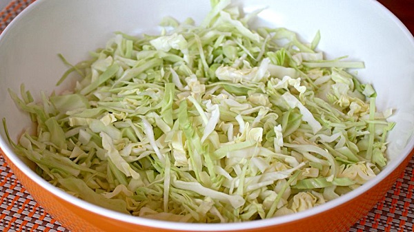 Рецепт Простой салат из свежей капусты
