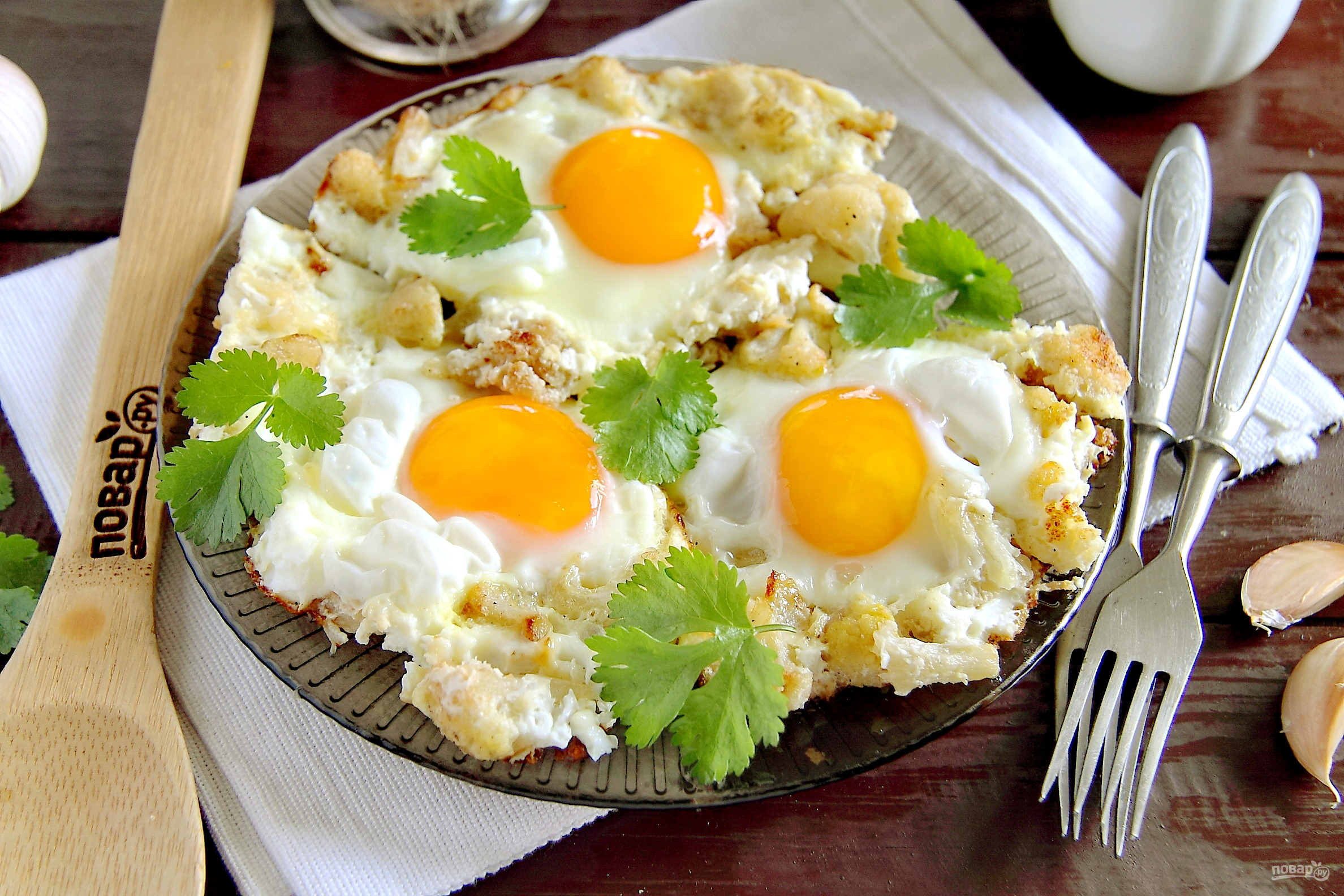 Вкусные рецепты из яиц. Яичница. Завтрак из яиц. It шница. Яичница для завтрака.