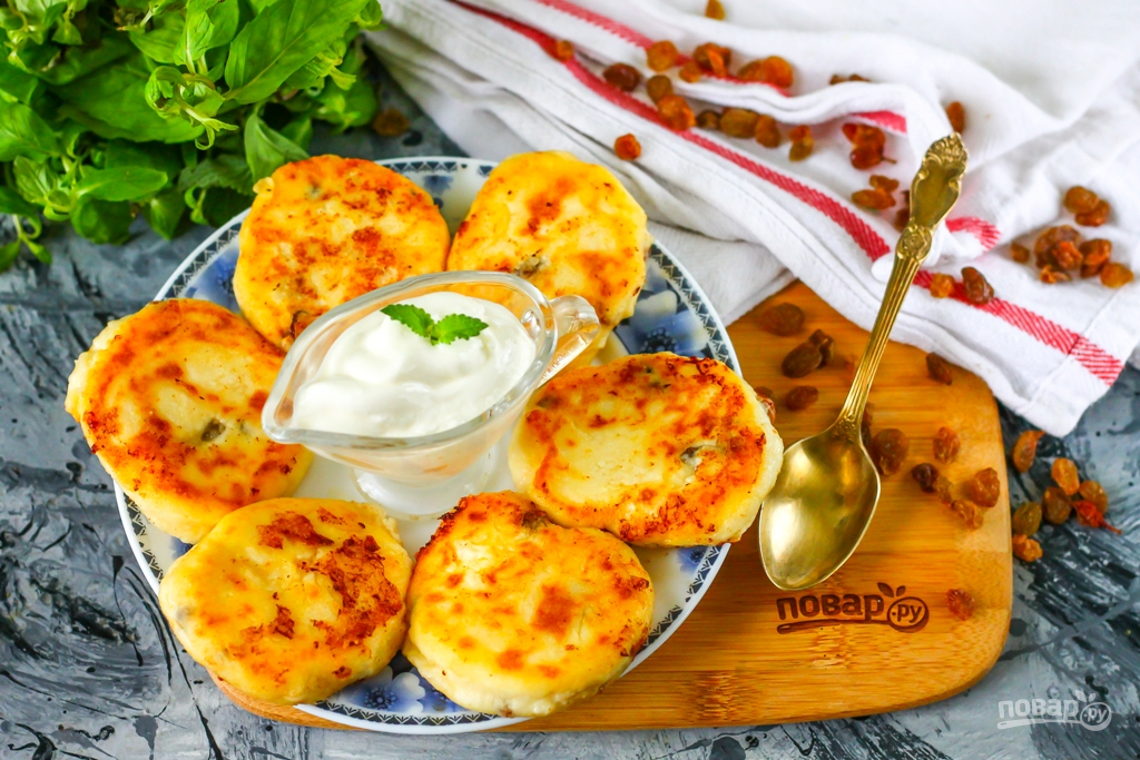 сырники из творога. из прокисшего творога можно делать сырники. из прокисшего творога можно делать сырники. сырники из скисшего творога. идеальные сырники из творога с манкой.