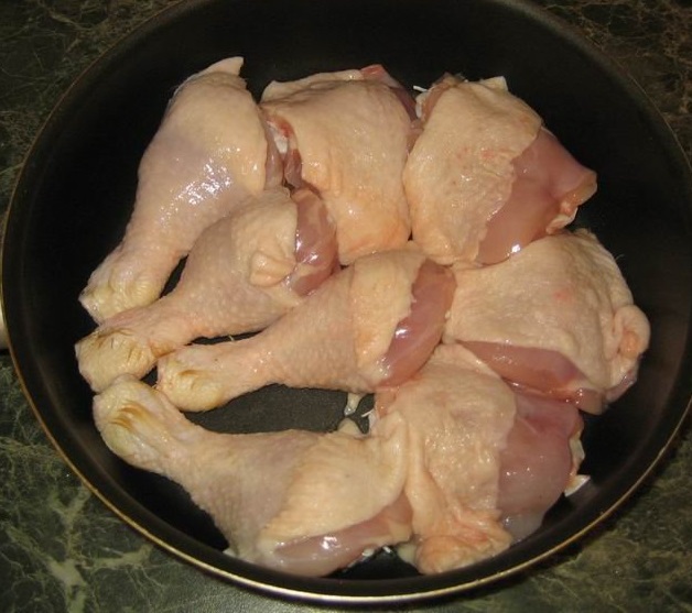Рецепт Курица в сметанно-сливочном соусе