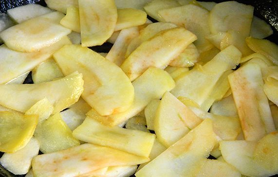 Рецепт Яичница с яблоками