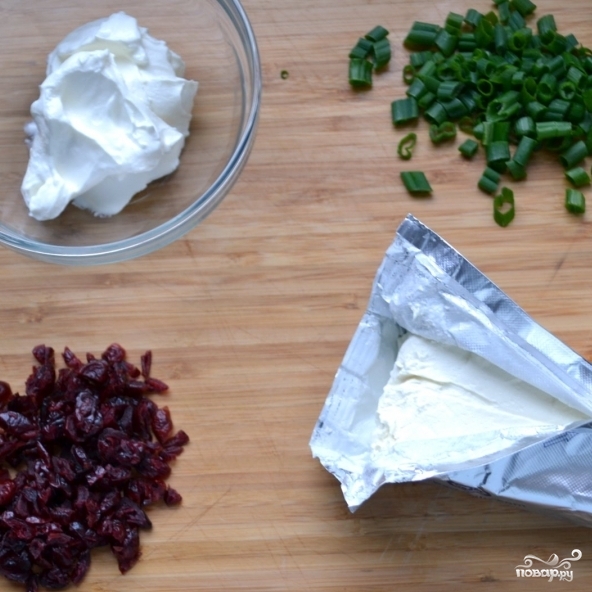 Рецепт Намазка из сушеной клюквы и зеленого лука