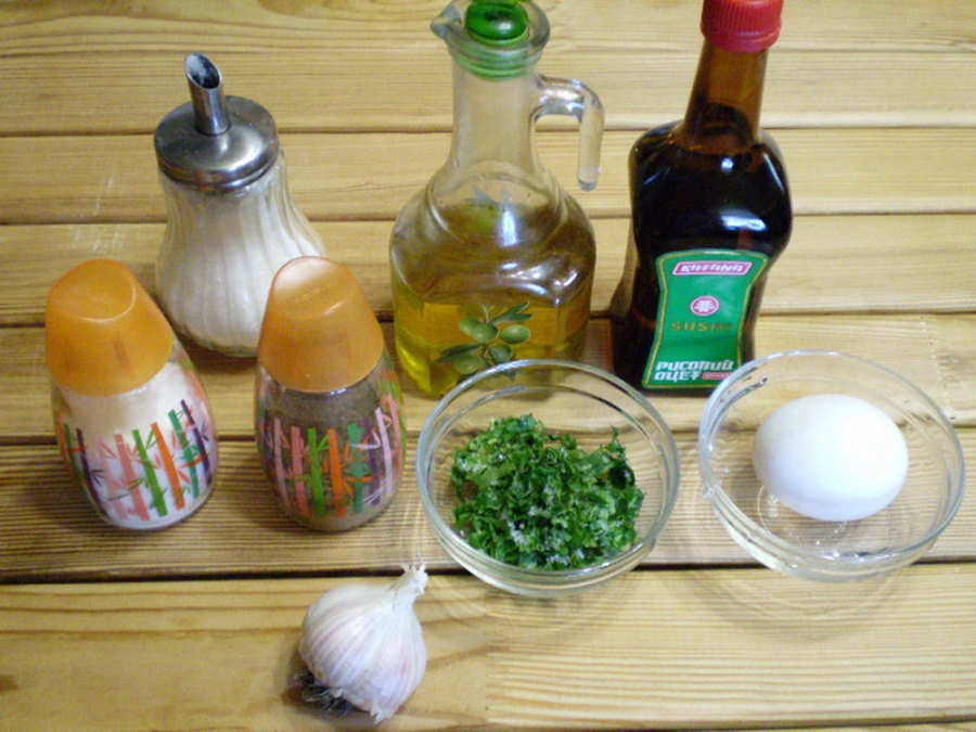 Рецепт Домашний майонез на курином яйце с чесноком и зеленью
