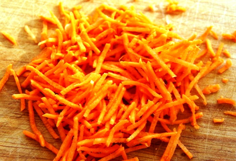 Рецепт Салат из сырой моркови