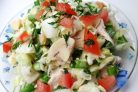 Салат с курицей и маринованными шампиньонами
