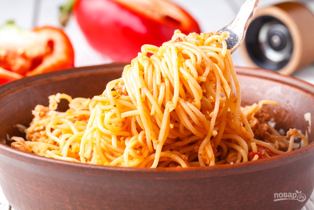 Спагетти в томатном соусе