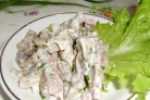 Салат с сухариками и грибами