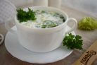 Холодный суп из кефира с огурцами и зеленью