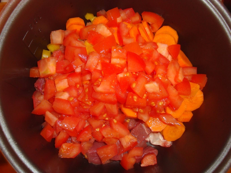 Рецепт овощи в мультиварке редмонд. Овощное рагу с томатной пастой. Рагу с говядиной в мультиварке. Овощное рагу в мультиварке редмонд. Овощное рагу с говяжьими ребрышками.