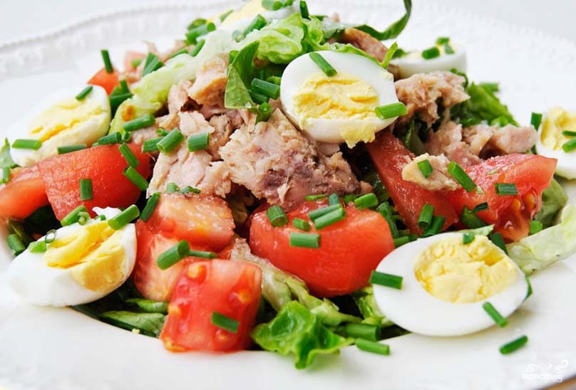 Рецепт Салат с тунцом и помидорами