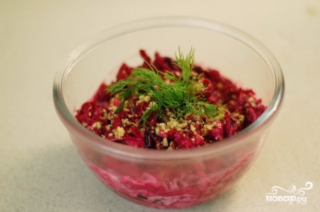 Рецепт Свекольный салат с чесноком