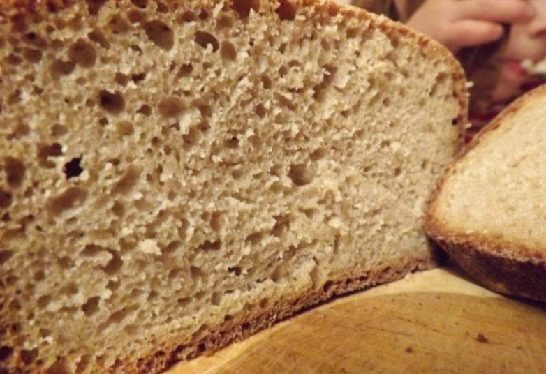 Цельнозерновой хлеб на кефире в духовке. Хлеб из цельнозерновой муки. Хлеб из цельнощерноаой муки без дроддей. Хлеб цельнозерновой бездрожжевой. Хлеб из цельнозерновой муки без дрожжей.