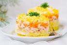 "Мимоза" с яблоком и сыром