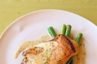Жареная курица в кремовом соусе с горчицей