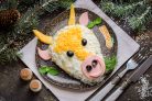 Слоеный салат с курицей "Бычок"