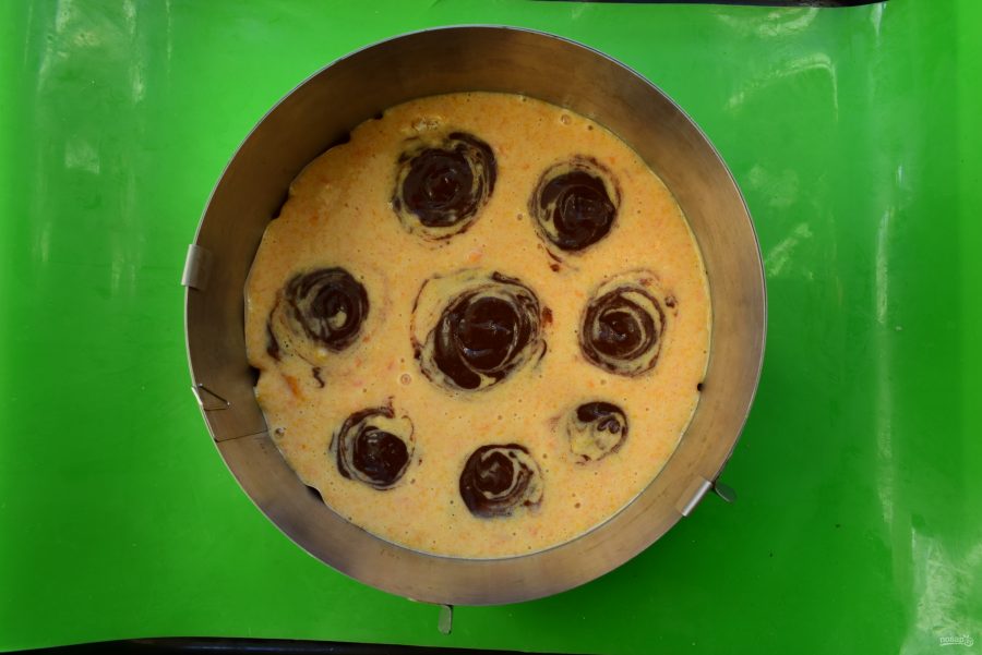 Приготовлние тыквенно-шоколадного пирога