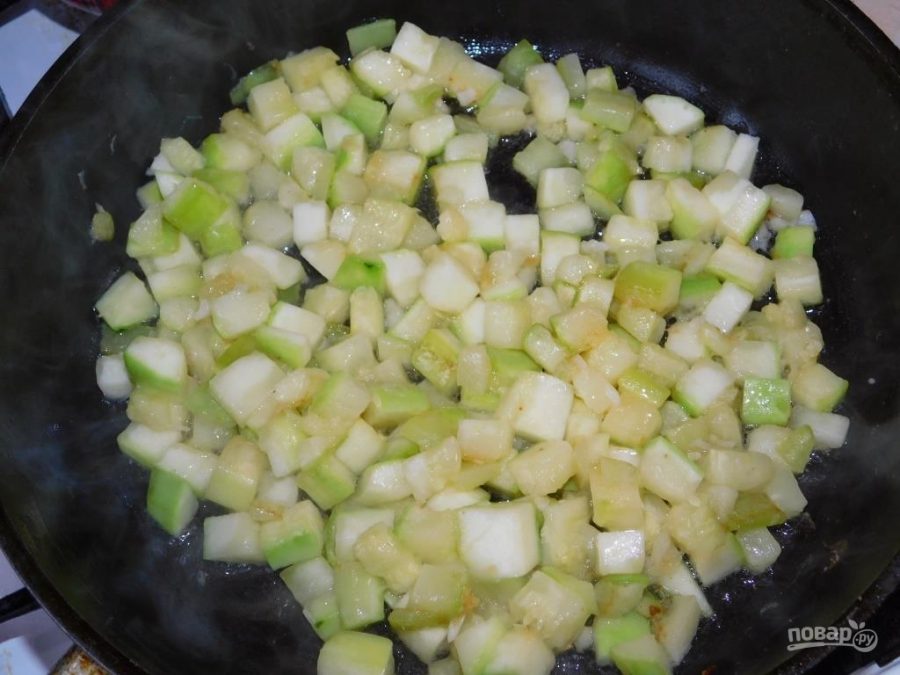 Простой овощной суп с кабачками