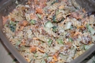 Азиатский Салат с макаронами, говядиной, брокколи и ростками фасоли