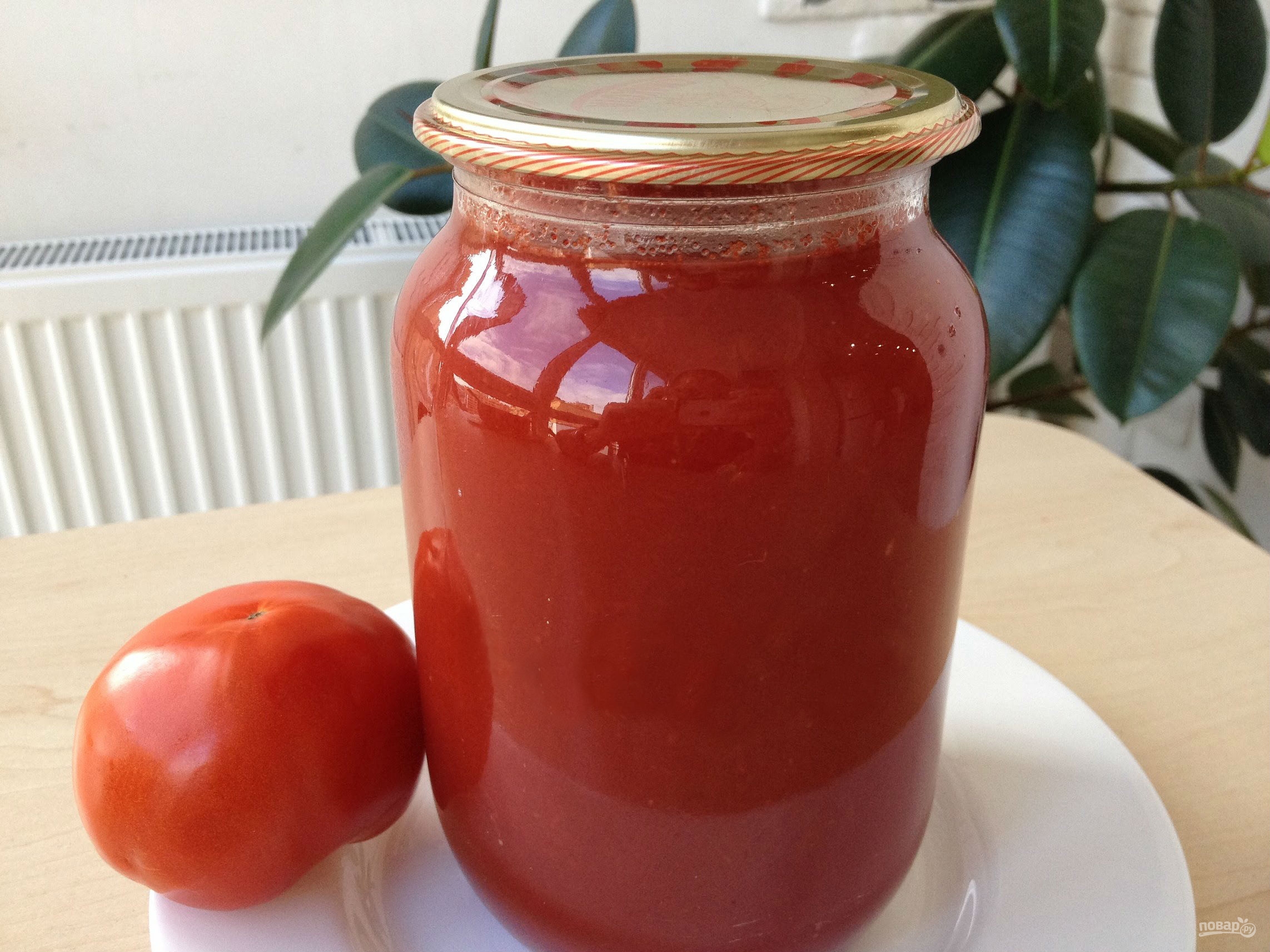 Сок из помидор рецепт домашнего приготовления. Томатный сок. Вкусный томатный сок. Заготовки на зиму сок томатный. Томатный сок вкусно сок.