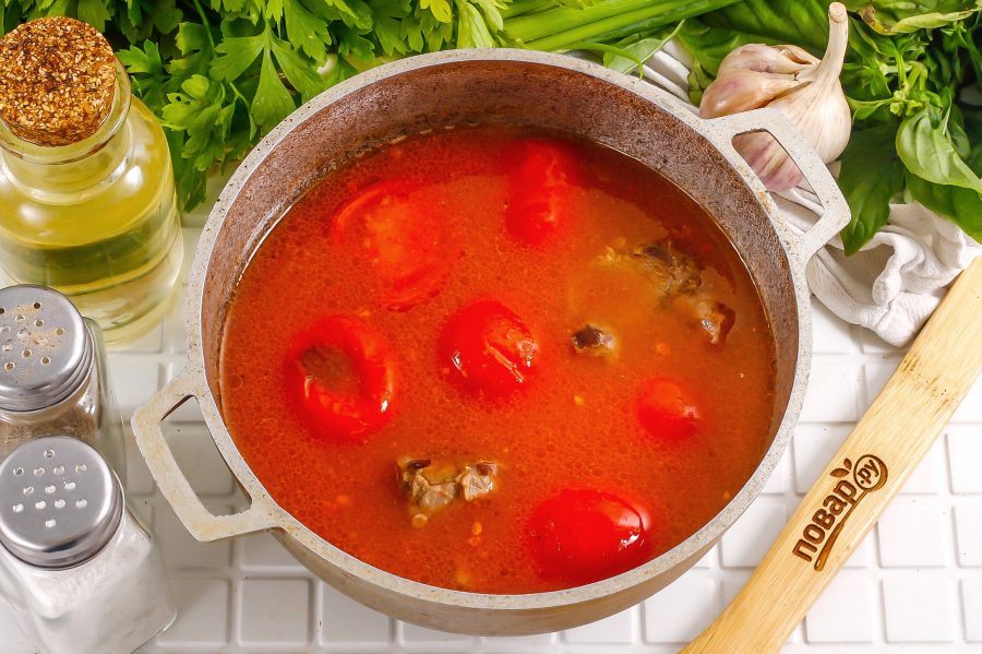 Рецепты томатного супа с говядиной. Китайский томатный суп. Китайский суп из помидоров. Китайский суп красный. Суп говядина с помидорами китайской.