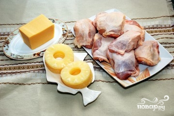 Рецепт Куриные отбивные с ананасом и сыром в духовке