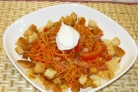 Салат с корейской морковью и сухариками