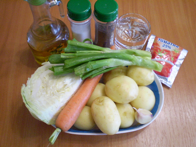 Рецепт Тушеная капуста с картошкой в мультиварке