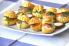 Профитроли с сёмгой и сливочным сыром