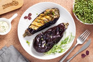 Баклажаны в аэрогриле целиком