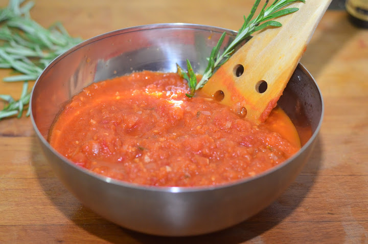 Соус томатный с сыром. Блендер для соусов. Творожный соус с томатной пастой. Соус из помидоров с сырным соусом.