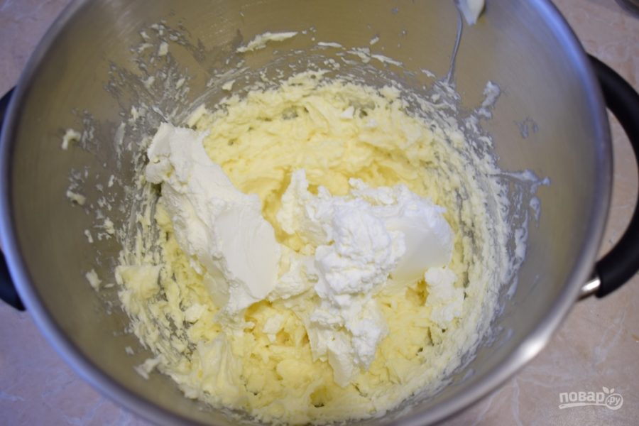 Крем из сливочного масла и пудры. Творожный крем для торта для выравнивания. Масляный крем для выравнивания. Крем для выравнивания торта из творожного сыра и сливок. Сливочное масло для крема.