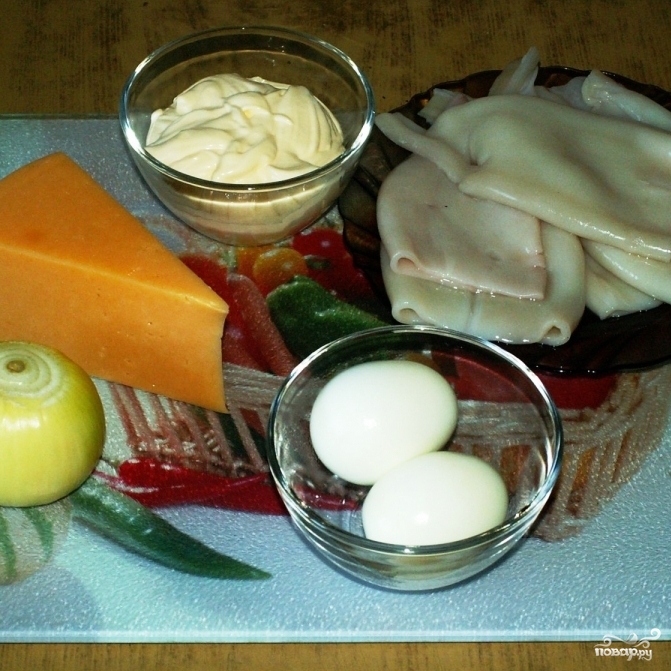 Рецепт Салат из кальмаров с сыром
