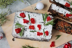 Пряный рождественский кекс с сухофруктами