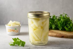 Маринованная кольраби