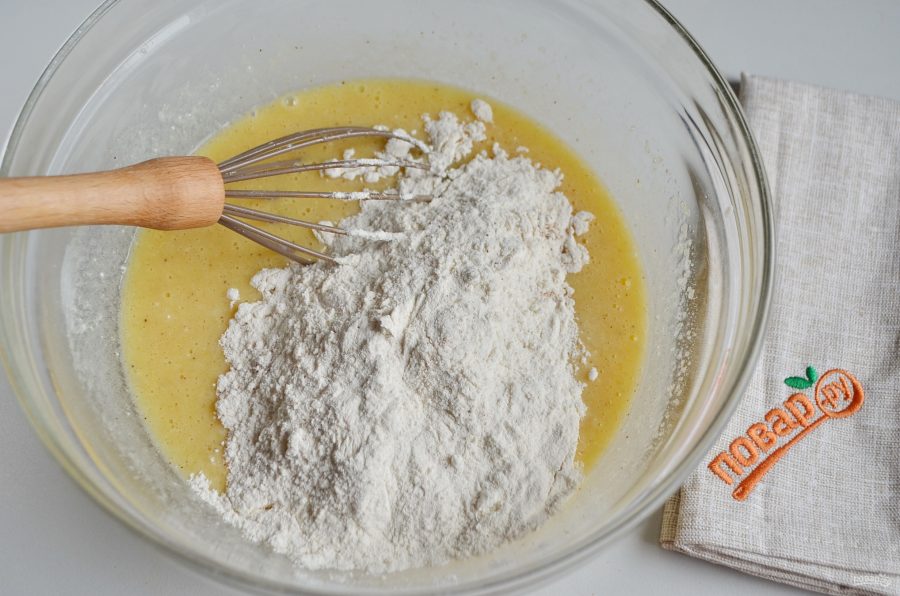 Сода пищевая разрыхлитель. Разрыхлитель 1 ч л это. Морковный пирог сода разрыхлитель. 150 Грамм моркови. Перемешиваем тесто.